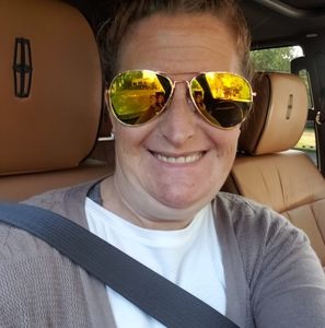 Meet your Posher, Melissa